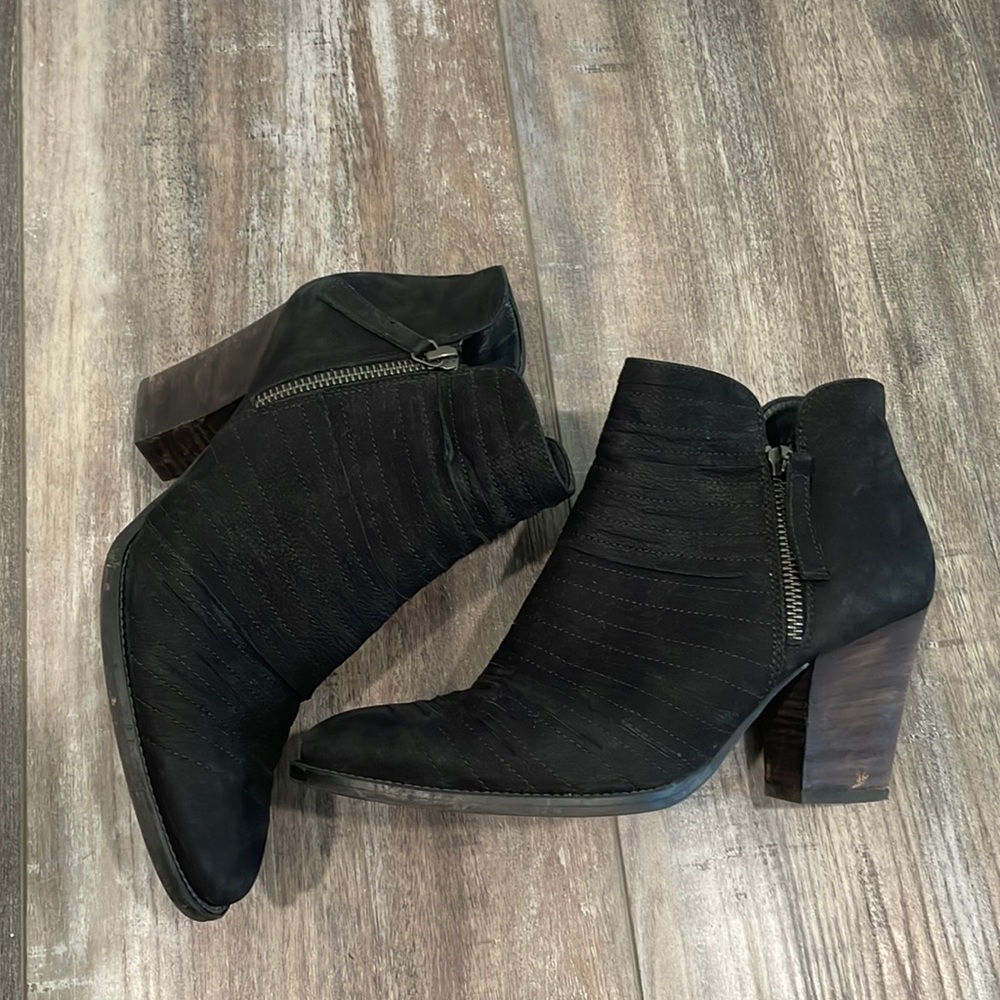 Paul Green Black Suede Malibu Sliced Booties 7.5 Us